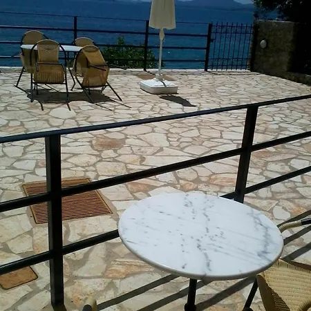 Glyfa * Μπαρμπάτι